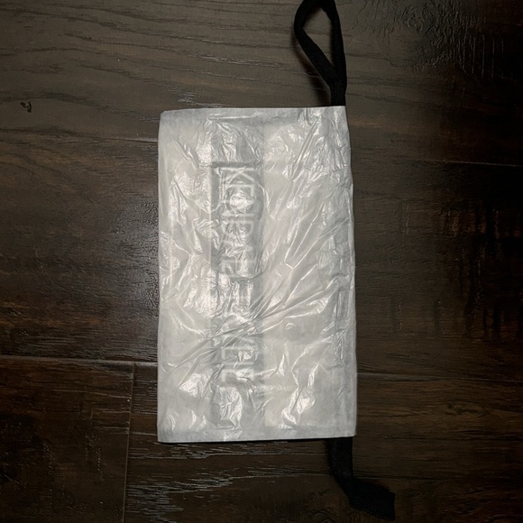 💄New! Kendall & Kylie Translucent Makeup Bag - Picture 8 of 13